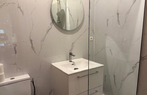 Paris Eiffel Tower et Disney apartments, parkings gratuits et sécurisés, 10 minutes métro to Paris - Foto 39