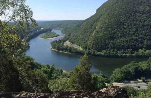 Modern Home near Lake w HotTub, Game Room, Fireplace - Foto 30