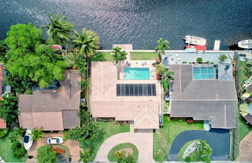 Canal - Water view, private pool, near beach - Foto 26