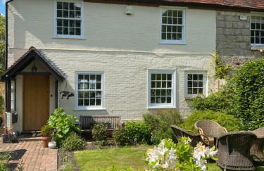 Amazing cottage right in the heart of Ewhurst Green, overlooking Bodiam Castle - Foto 1