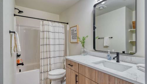 Stay Portland - The Madison Farmhouse - Vintage Shops & Espresso - Foto 4