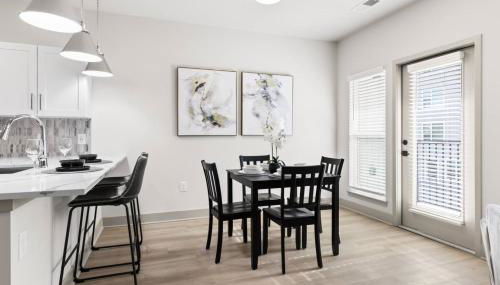 Contemporary Living 5 Min From Downtown - Foto 4