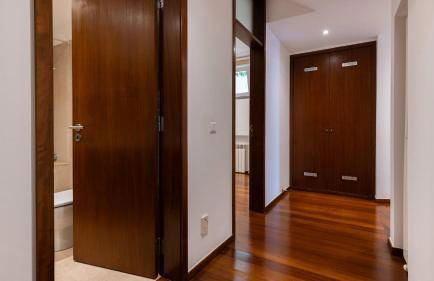 Estoril Oceanview Villa - Photo 10