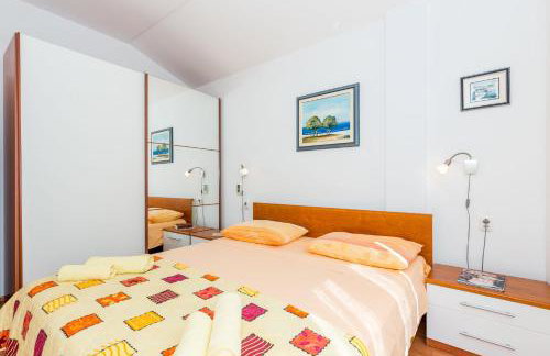 Apartments Ivan Sea View in Peaceful Lun - Photo 41