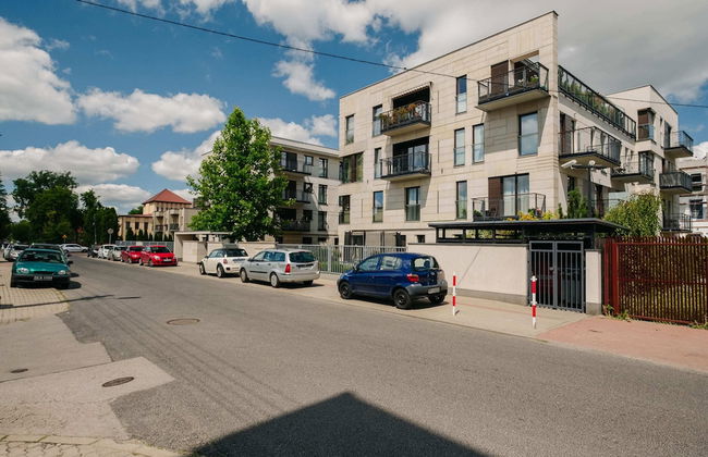 Modern Apartment Across the Ponds - Foto 35