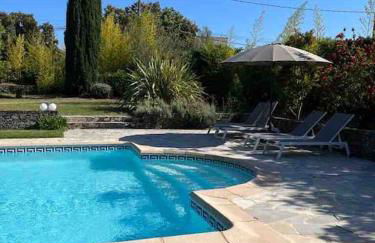 Villa Les Folies - magnifique jardin avec piscine - Foto 8