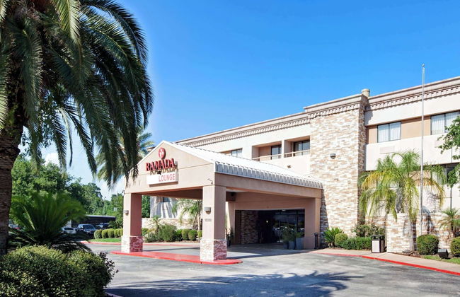 Ramada by Wyndham Houston Intercontinental Airport South - Foto 1