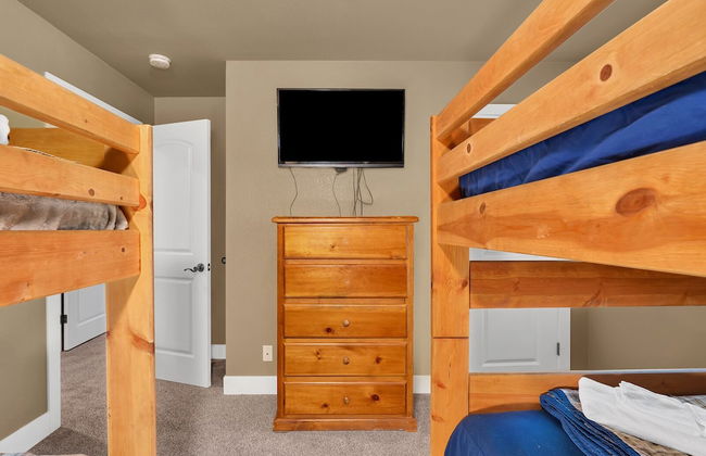 Bass Lake Beauty! 4 BDR Sleeps 16, Lakefront Views - Foto 9