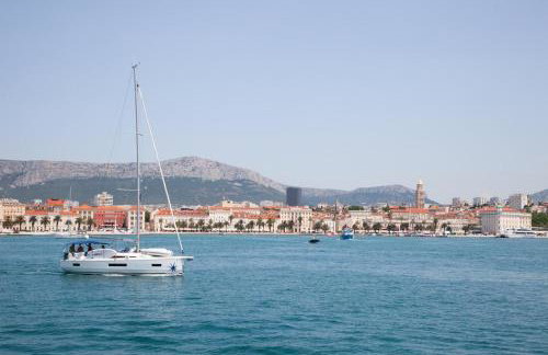 ANGEL BY THE SEA LUXE Apartment - Photo 38