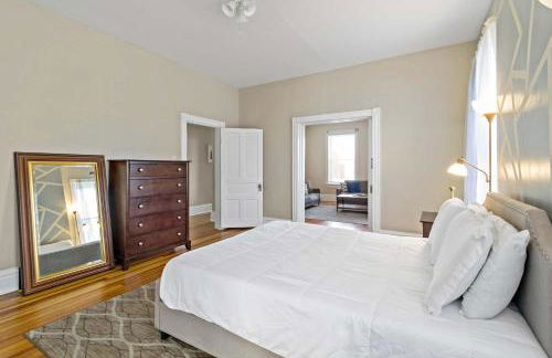 Pet-Friendly Benton Park 1BR Apt with Private Backyard - Foto 15