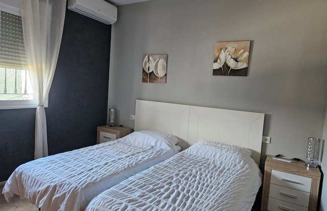 Villa - Sleeps 4 - Pool - Patio - Parking - Photo 4