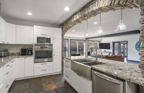 Foggy River Retreat - For 16 - Foto 26