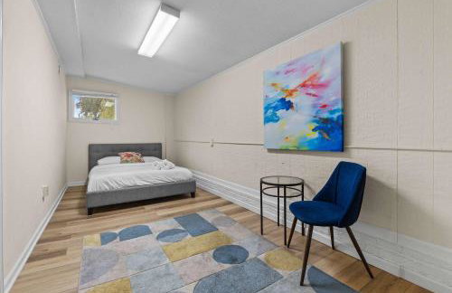 The Mid-Century Hub Close to Everything - Photo 24