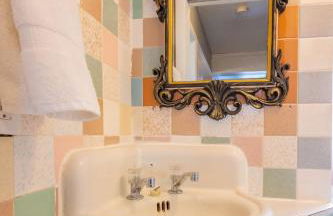 Rustic 2 Bedroom Boho Apartment - Foto 20