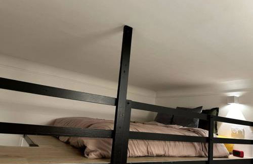 PARIS-MONTROUGE Magnifique Studio Appartement de 35m2 - très cosy pour 1 à 6 personnes refait à neuf - ENTIRE APARTMENT LUXIRIOUS AND WARM - Montrouge Paris 14ème - Proche Aéroport Orly & Parc Expositions Porte de Versailles FREE WIFI GRATUIT - Foto 46