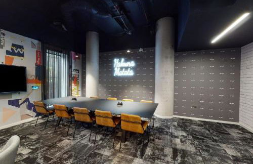 For Students Only Canvas Manchester - Foto 61