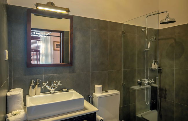 Writer's Lodge By Ishq - Photo 42