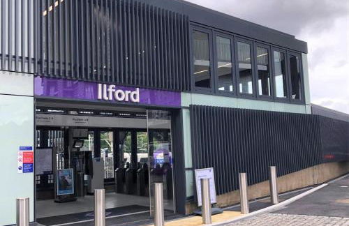 Cozy Entire Apartment with Free onsite Parking, 2-Min Walk to Barking Station - Foto 23