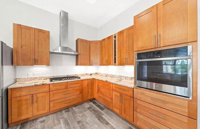 Stunning Luxury Mediterranean-style Private Oasis! - Foto 5