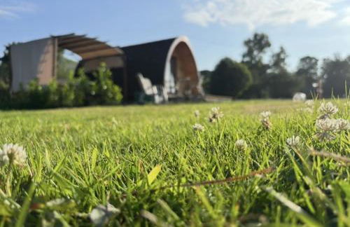 Luxury Hot Tub Glamping with Outdoor Cinema near Newborough Beach – Llanfair Hall - Foto 6