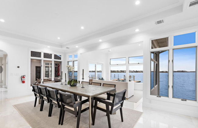 Monmouth Beach 4BR Villa on the Water - Foto 54