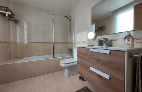 Adosado en Cirueña con Chimenea y barbacoa - Foto 9