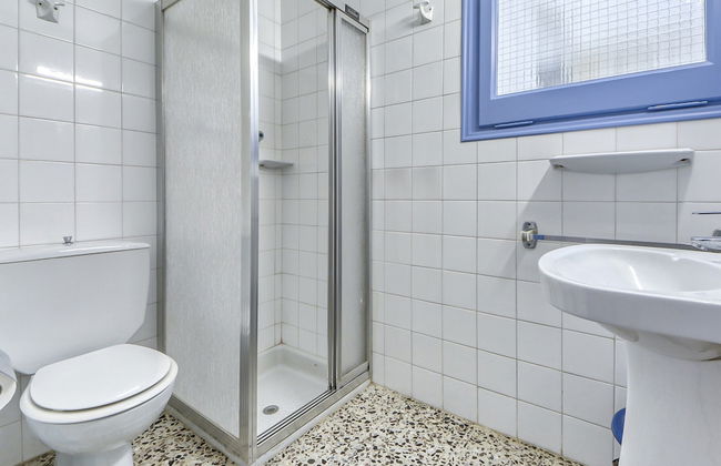 Beautiful Apartment With View - Photo 24