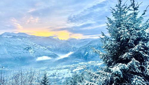 Chalet Le Doux Si, Large Self-Contained Apartment, 2km from Doucy-Combelouvière and close to Valmorel - Foto 3