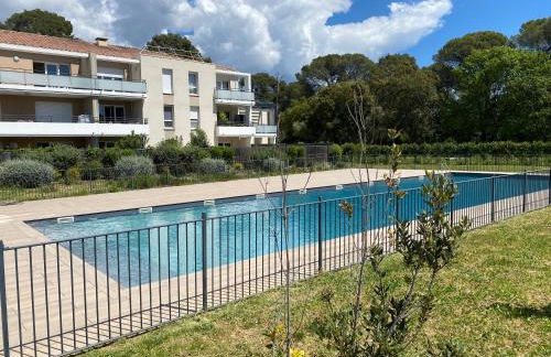 Rez de Jardin T3 recent et calme au Nouvelles Terres à La Londe les Maures - Foto 1