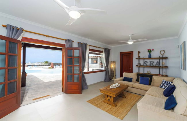 Villa Deseo Sol - Photo 1