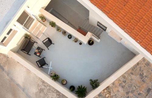 Niki Mountain House - Photo 4