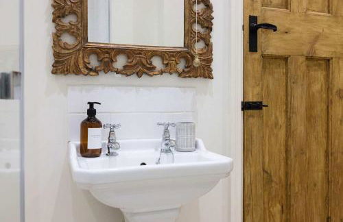 House & Annexe Sleeps 18 Heated Pool - Photo 21