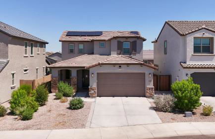 Modern Desert Home-Great for families & groups, near golf, hiking, and city fun, Private in-law suite with own entrance also available separately - Foto 44