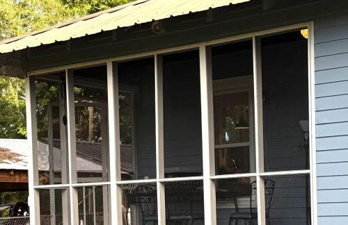 Country Retreat with ponds-views-porches & pups - Foto 32