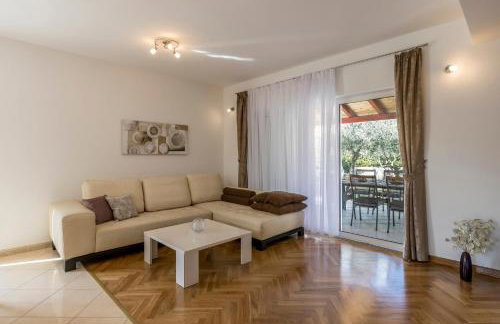 Villa Arbareto with heated swimming pool - Photo 9