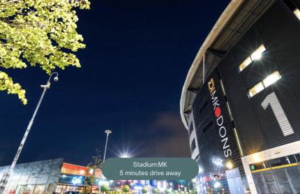 Albert House - Near the High Street - Free Parking, Garden, Fast WiFi and Smart TV by Yoko Property - Foto 30