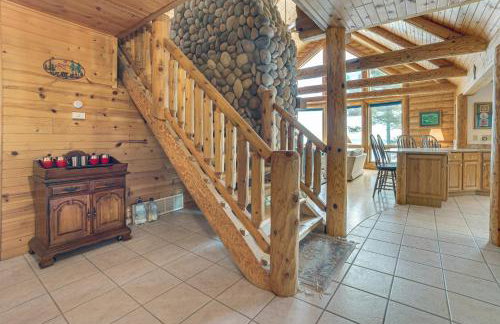 On-Site Trails and Private Beach! Lake Huron Retreat - Foto 19