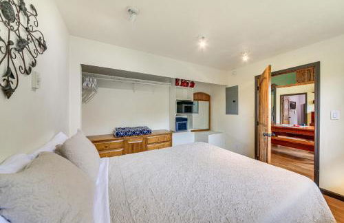 Rustic and Modern Home with Forest Views in Newport! - Foto 16