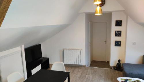 YUCA - appartement COSY 2 chambres intimes Hyper centre d'ERNEE - Foto 4