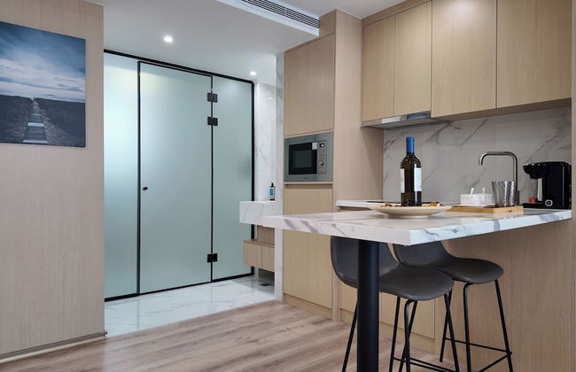 CC LUX Suites - Photo 46