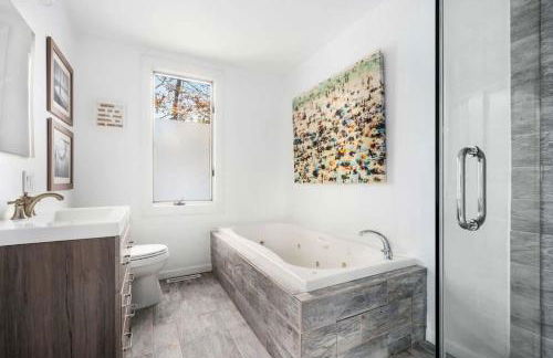 Amazing Southampton Home with Private Heated Pool - Foto 41