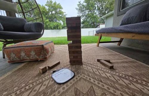 Pet Paradise on Main Fenced Yard Included - Foto 29