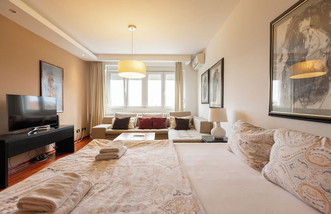 Central Park Apartments - Photo 13