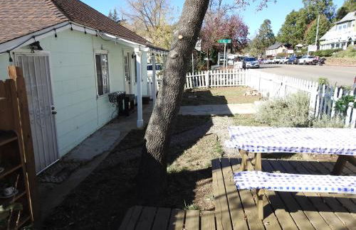 Miners Choice 3 Bedroom on Main St Bonus Rooms Sleeps up to 9 TV WIFI Piano - Foto 67