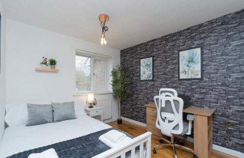 Open Mind Property - 3 Bed Home with Free Parking - Foto 4