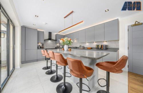 Large Family Home with Hot Tub or Jacuzzi, Log Burner - Foto 19