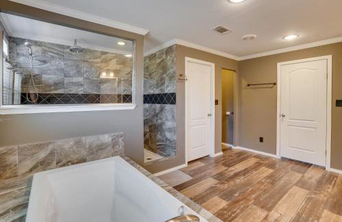 Fishermans Paradise Lake-View Home in Many! - Foto 15