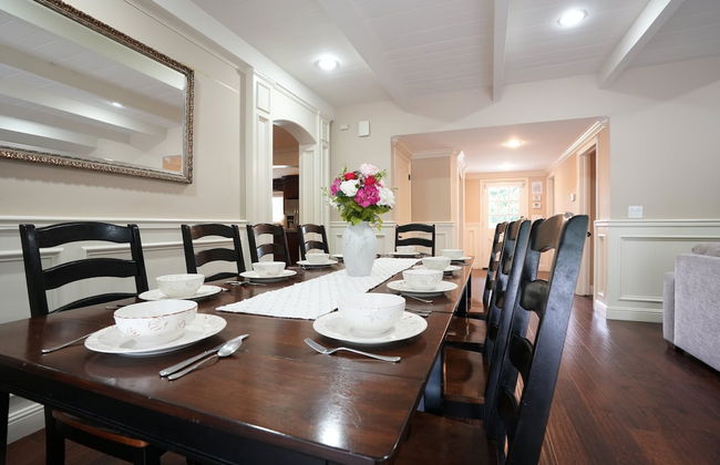 Incredible Estate 5 Bedrooms 3 Bathroom W/resort Style Rock Pool & Jacuzzi - Photo 12