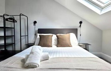 Claude Road Apartments by Switchback Stays - Photo 6