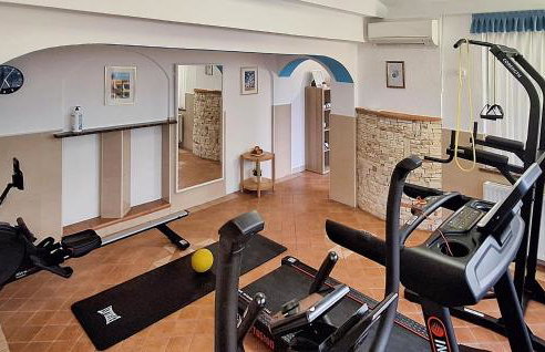 3 Bedroom Nice Home In Plovanija - Foto 46